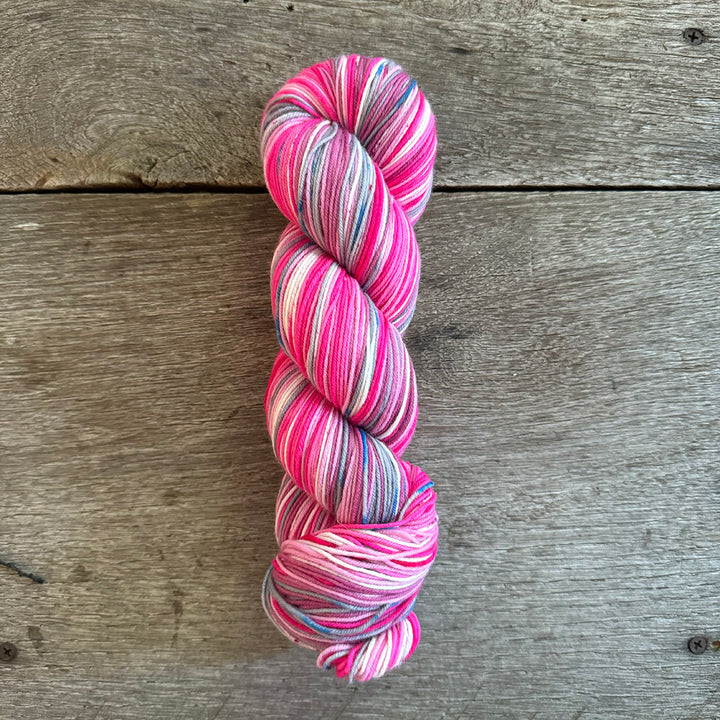 Hinkston Sturdy Sock Welcome to Dolly Wool