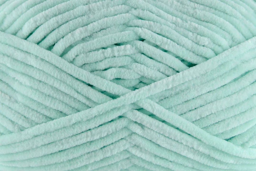 Universal Yarn Bella Chenille