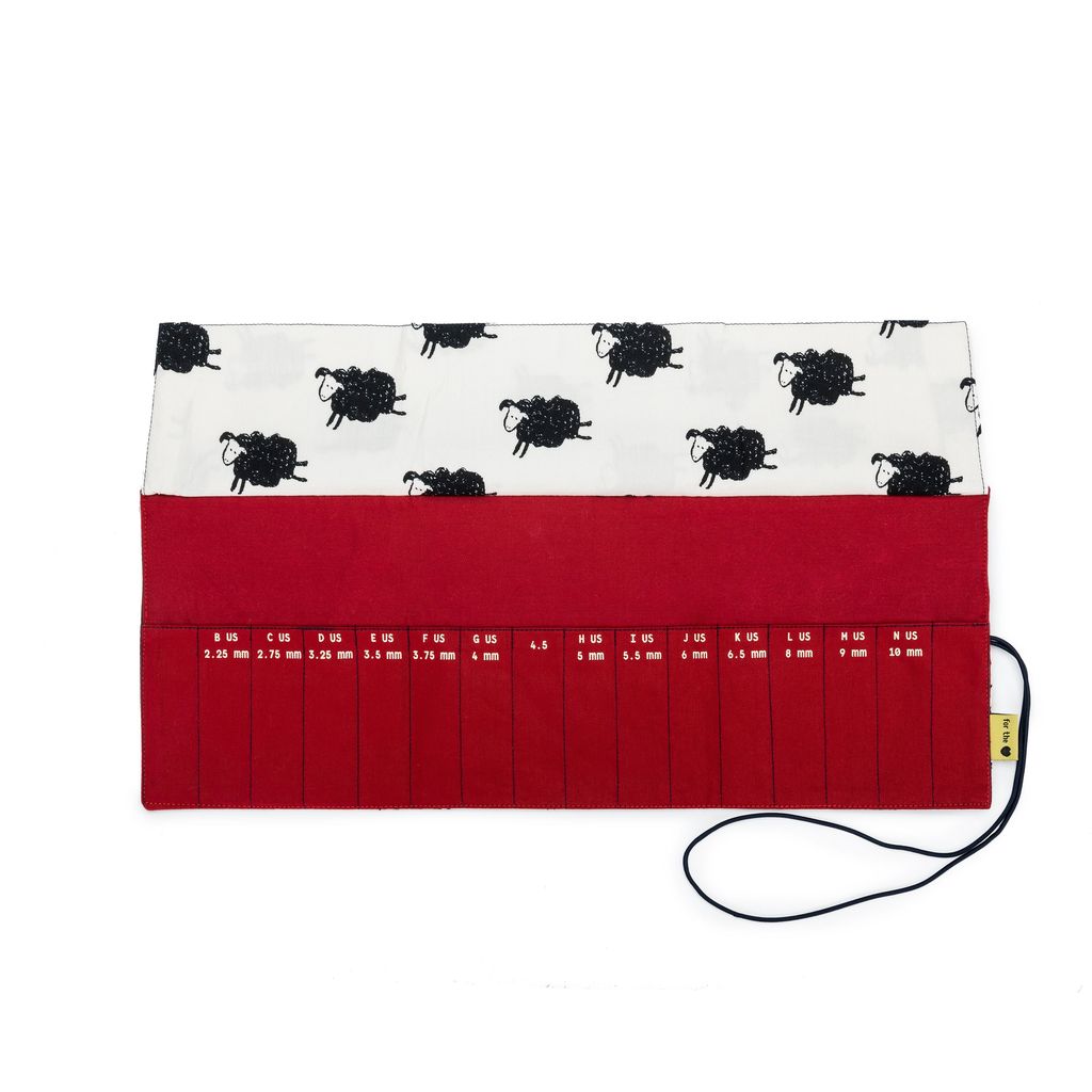 Della Q  Crochet Roll