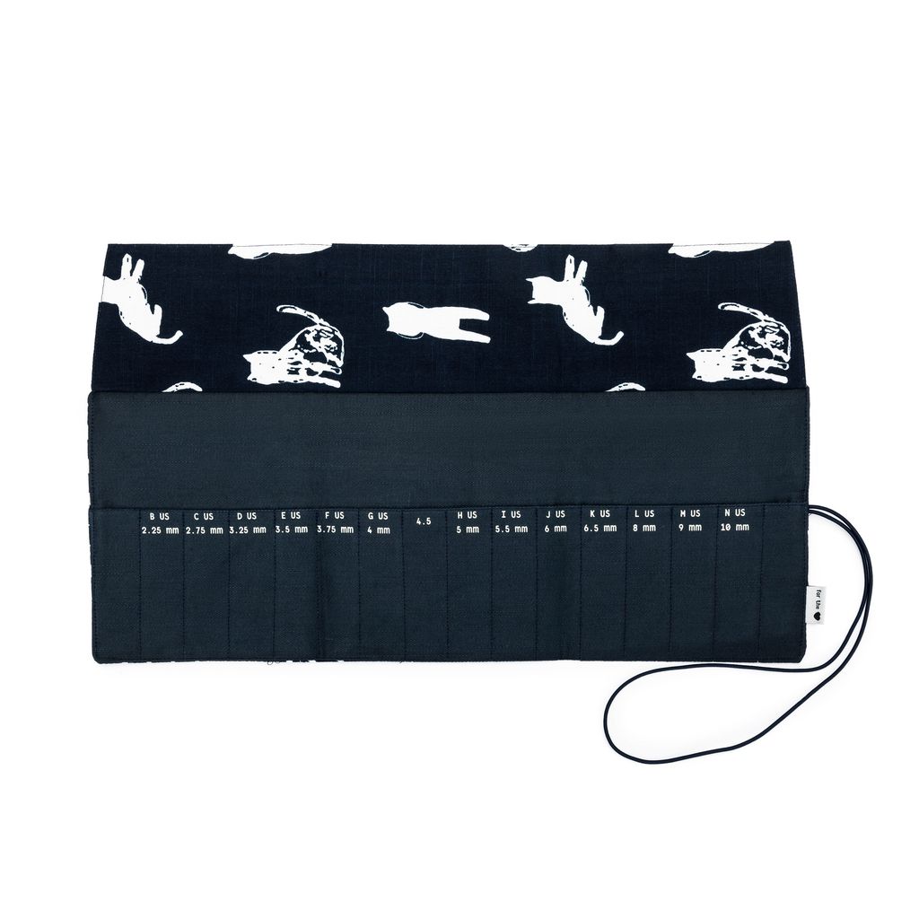 Della Q  Crochet Roll