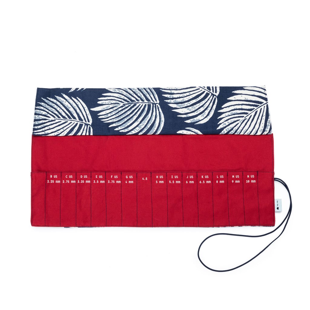 Della Q  Crochet Roll