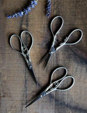 Floral Teardrop Scissors Silver - Haus of Yarn