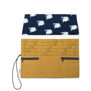 Della Q Tri Fold Circular Case - Haus of Yarn